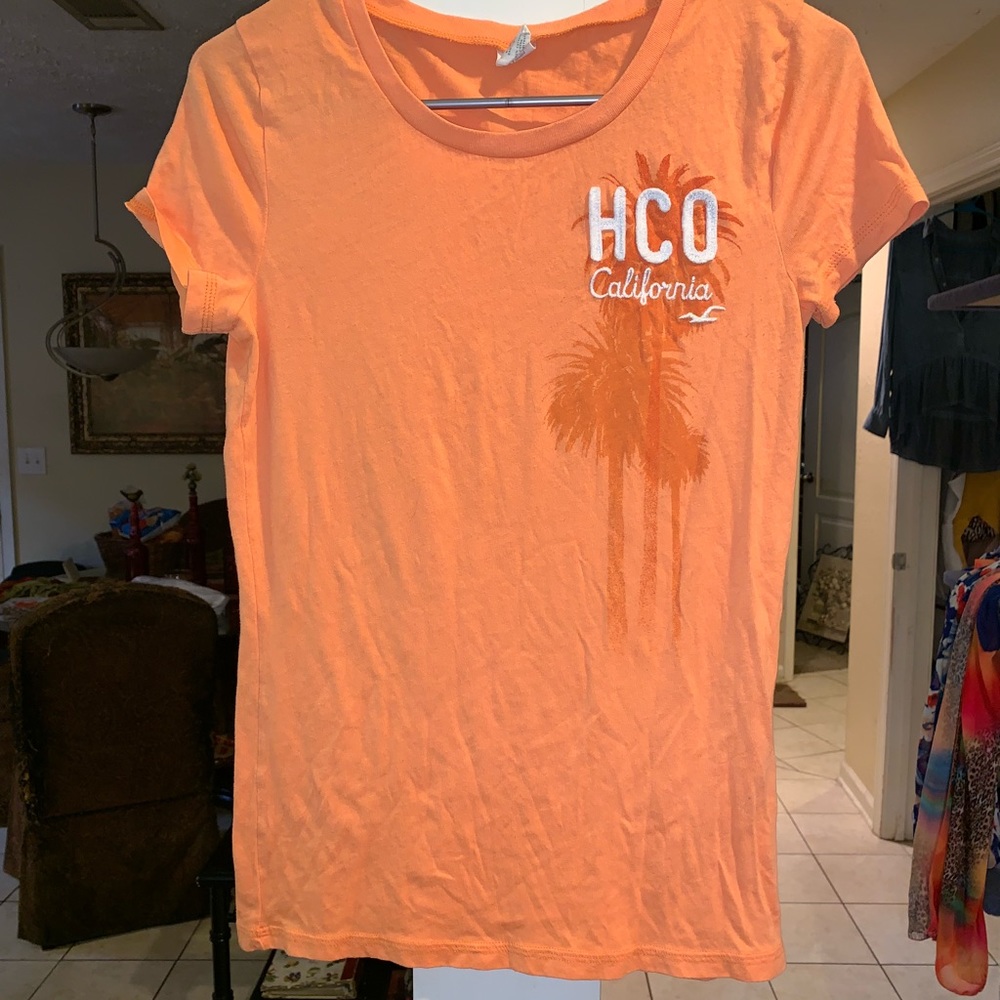 Hollister t shirt
